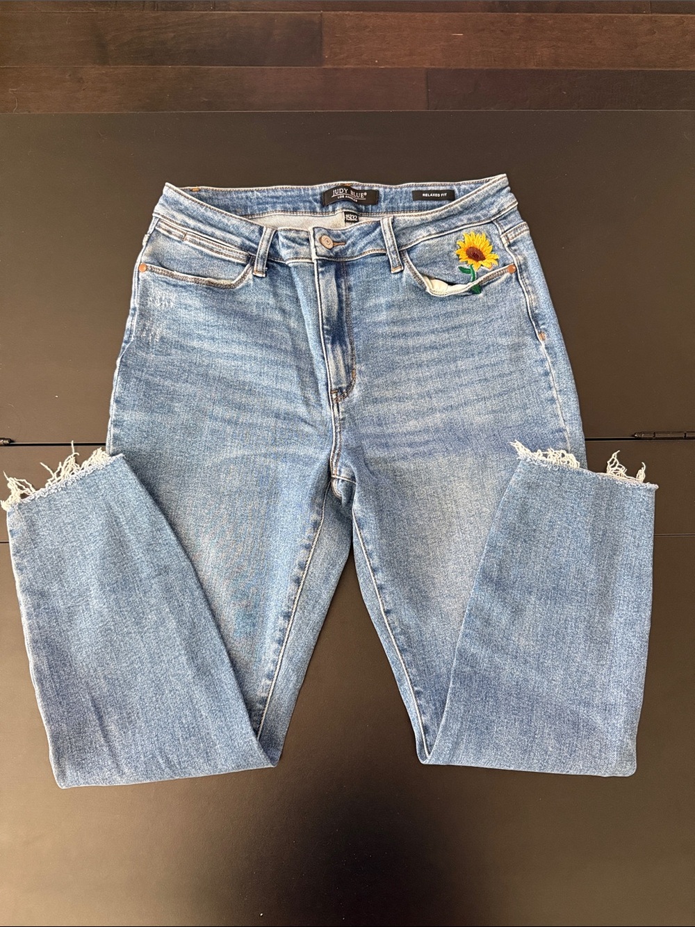 Judy Blue Light Blue Cropped Jeans with Sunflower Patch Sz 15 - 32
